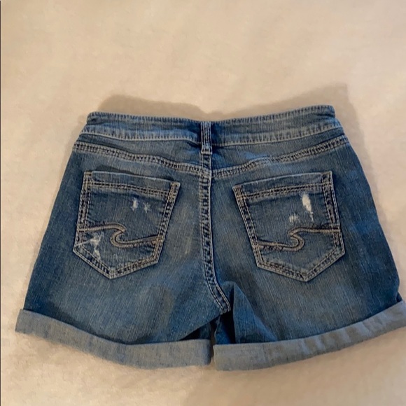 Silver Jeans “Sam” Shorts Size 26 - Picture 3 of 10